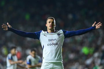Probablemente el mejor jugador de Rayados en el reciente torneo de Liga MX. el colombiano mueve los hilos del mediocampo y buscar sumar su experiencia para esta competicin. 