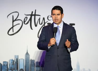 Durante el 2024, año marcado por las elecciones presidenciales, desempeñó un papel fundamental en el posicionamiento de NBCUniversal como una de las principales organizaciones de noticias del país.