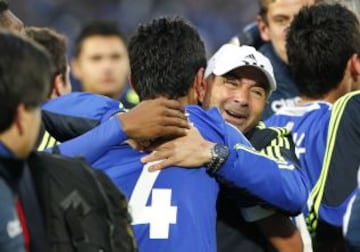 En el Apertura de 2012 logró el tricampeonato con la U. Los penales los vio desde la tribuna porque fue expulsado y lloró cuando Herrera contuvo el último lanzamiento de O'Higgins.