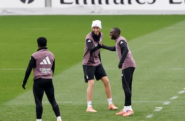 Mendy vuelve por Navidad