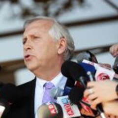 Ministro Burgos calificó a Sergio Jadue de "personaje nefasto"