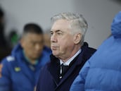 Mbappé y Modric examinan a Ancelotti