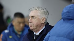 Mbappé y Modric examinan a Ancelotti