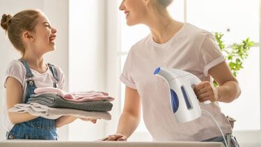 Elimina arrugas y limpia tus prendas: esta es la plancha a vapor con más de 48.000 valoraciones 