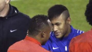 El instante que todos quer&iacute;an captar. El encuentro entre Z&uacute;&ntilde;iga y Neymar.