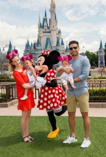 El delantero del Chelsea comparte con su familia en Walt Disney World.