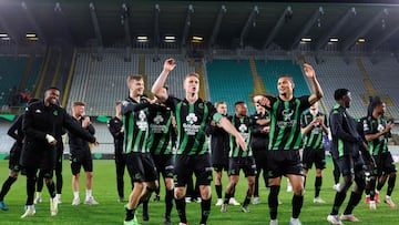 Cercle Brugge's players celebrate their victory at the end of the Belgian "Pro League" First Division football match between Cercle Brugge and Sint-Truidense VV in Brugge on April 26, 2025. (Photo by KURT DESPLENTER / Belga / AFP) / Belgium OUT