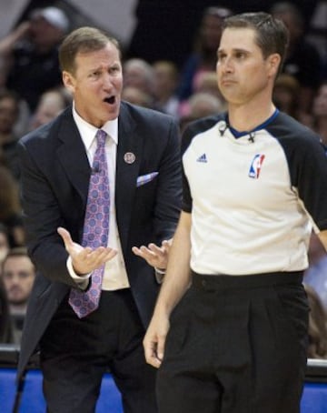 Terry Stotts se desgañitó con los árbitros pero su equipo no tuvo opción de plantar cara a los Spurs en el quinto partido.