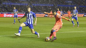 Momo durante el partido de Las Palmas ante el Alav&eacute;s. 