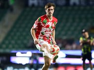 Agustin Palavecino of Necaxa during the 17th round match between Mazatlan FC and Necaxa as part of the Liga BBVA MX, Torneo Apertura 2025 at El Encanto Stadium, on November 07, 2025 in Mazatlan, Sinaloa Mexico.