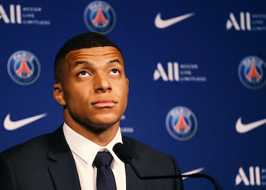 La relación Kylian Mbappé-Real Madrid viene ya de años atrás. Durante numerosos periodos de fichajes se ha vinculado al jugador francés con el conjunto blanco. Recientemente ha anunciado que deja las filas del Paris Saint-Germain Football Club por lo que el culebrón puede llegar a su fin.