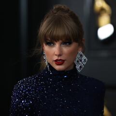 Taylor Swift surprising fans by releasing four new songs