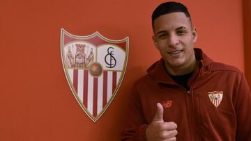 Guilherme Arana, posando para los medios oficiales del Sevilla FC.