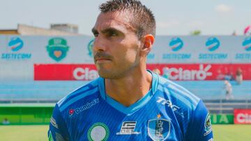 Mexicano Isaac Acuña promete renunciar si no es campeón en Municipal de Guatemala