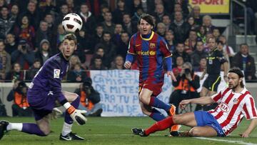 David de Gea, Thomas Ujfalusi y Leo Messi, durante un Barcelona - Atl&eacute;tico de Madrid.