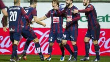 El Eibar golea a un Granada triste y no se baja de Europa