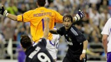 <b>GOLEADOR. </b>Raúl no faltó a su cita con el gol en La Romareda. El capitán blanco aprovechó una asistencia de Cristiano para marcar el primer tanto del partido.