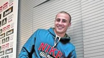 <b>SE LA JUEGA POR EL MADRID. </b>Cannavaro apurará hasta el final sus opciones de seguir en el club.