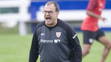 Amorebieta o Ekiza, duda de Bielsa para recibir al Málaga