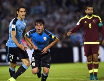 Nicolás Lodeiro marcó el gol que abrió el marcador a favor de Uruguay.