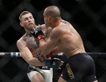 McGregor, el combate histórico que dejó KO a Eddie Álvarez