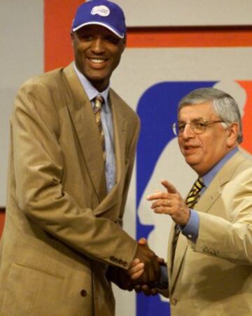 En el draft de la NBA de 1999, Odom fue elegido en cuarta posición por Los Angeles Clippers. Con sus 2,08 metros encandilo a los angelinos.
En su primera temporada, promedió 16,6 puntos, 7,8 rebotes y 4,2 asistencias, incluyendo 30 puntos en su debut como profesional en la NBA. Fue incluido en el mejor quinteto de rookies de la temporada 1999-00.