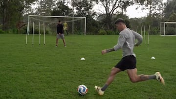 Mientras él no para a la hora de mantenerse en forma y ya entrena con el Trionda, balón oficial del Mundial.