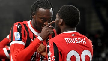 Yunus Musah y Tammy Abraham en el Milan