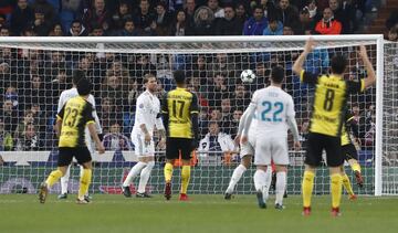 2-2. Aubameyang marcó el gol del empate a dos tantos.
