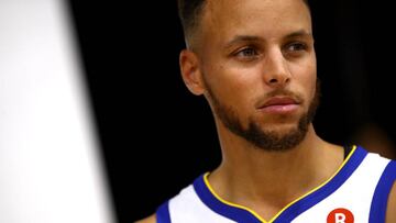 OAKLAND, CA - SEPTEMBER 22: Stephen Curry #30 of the Golden State Warriors poses for a portrait during a photo shoot during the Golden States Warriors media day at Rakuten Performance Center on September 22, 2017 in Oakland, California. NOTE TO USER: User expressly acknowledges and agrees that, by downloading and or using this photograph, User is consenting to the terms and conditions of the Getty Images License Agreement.   Ezra Shaw/Getty Images/AFP
 == FOR NEWSPAPERS, INTERNET, TELCOS &amp; TELEVISION USE ONLY ==