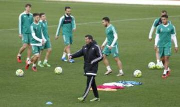 The easy answer is it’s a long way from Seville to Bilbao, the pitch will still be sodden and Athletic have won their last three games in the Liga. But Betis are unbeaten in six. Hmmm. AS prediction: draw