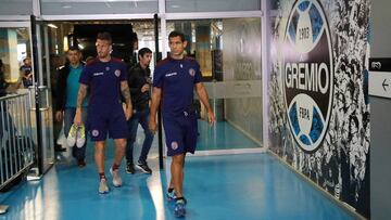 Soccer Football - Copa Libertadores Final - Lanus training - Arena do Gremio, Porto Alegre, Brazil - November 21, 2017. Lanus players arrive. REUTERS/Diego Vara