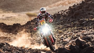 Schareina sale por orejas, pero gana y acaba con las KTM