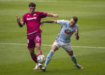 El futbolista canario, de 18 años, debutó con el Alavés en Primera el 21 de junio, también en la jornada 30. López lo hizo como titular, ocupando el lugar que dejaba el sancionado Rubén Duarte. No fue un partido plácido, pues el equipo albiazul cayó por 6-0 en Balaídos ante el Celta.