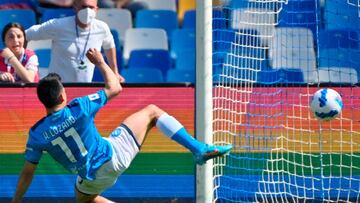 Hirving Lozano se despidió de Mino Raiola