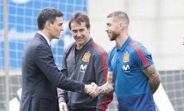 Pedro Sánchez, Lopetegui y Sergio Ramos 