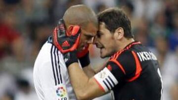 Casillas anima a Pepe.