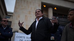 BOGOTA, COLOMBIA - JULY 24: Senator Gustavo Bolivar who for several days has launched a campaign to call attention to the Supreme Court of Justice and celebrated with a cake for the lack of news and progress within the case brought against former President Alvaro Uribe Velez for the alleged manipulation of witnesses in Bogota, Colombia on July 24, 2019. (Photo by Juancho Torres/Anadolu Agency via Getty Images)