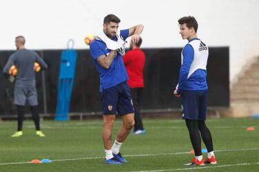 Valencia: Piccini se une al
grupo con Wass en modo lateral