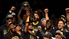 Los Warriors celebran el t&iacute;tulo conseguido el a&ntilde;o pasado