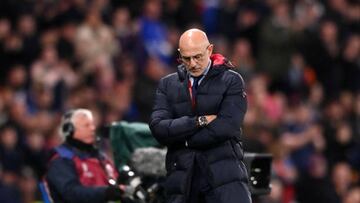 GLASGOW, SCOTLAND - MARCH 28: Luis de la Fuente, Head Coach of Spain, looks dejected during the UEFA EURO 2024 qualifying round group A match between Scotland and Spain at Hampden Park on March 28, 2023 in Glasgow, Scotland. (Photo by Stu Forster/Getty Images)