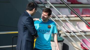 Despu¨¦s de la derrota en Granada, los jugadores del Barcelona han recibido la visita del presidentedel club, Josep Maria Bartomeu.va
