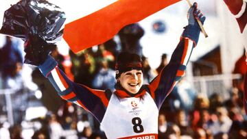 Blanca Fernández Ochoa posa tras ganar la medalla de bronce en los Juegos Olímpìcos de Invierno de Albertville 1992.