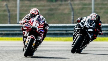 Bezzecchi persigue a la Ducati de Pecco Bagnaia en MotoGP.