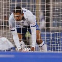 Salas perdonó atraso de Vargas y lo incluyó en citación