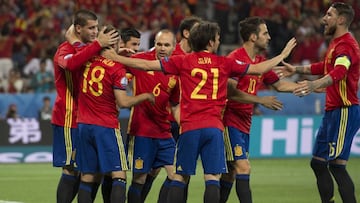 Spain beat Turkey 3-0 