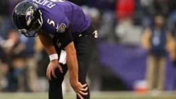 Joe Flacco nota "algo raro" en su rodilla izquierda.