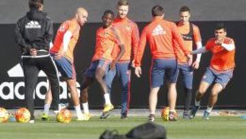 Mustafi, en el entrenamiento del Valencia.