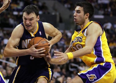 El actual entrenador del Barça pasó sin mucha suerte por la NBA. Mítico jugador de Lituania, jugó 138 partidos en la mejor Liga del mundo, promediando 6.8 puntos y 39.7% en tiros de campo. Tras ganar cuatro Euroligas (más que cualquier otro jugador en la historia) y muchos otros, Jasikevicius se fue en 2005 desde el Maccabi de Tel Aviv a Indiana Pacers. Además, jugaría media temporada en 2007 con los Golden State Warriors, donde fue parte de la legendaria plantilla del We Belive que derrotó como octavo clasificado a unos Mavericks que, primeros, habían sumado 67 victorias en la fase regular. Volvió a Europa de la mano del Panathinaikos y no regresó a la NBA.