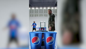 La maravilla de spot de Pepsi con Messi y Ronaldinho